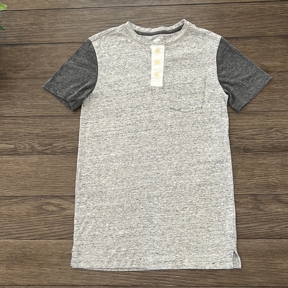 Old Navy boys tee shirt - Picture 9 of 10
